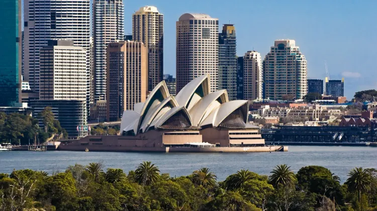 Австралия отменит программы Global Talent и BIIP